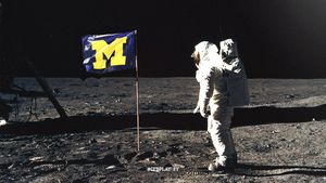 Image post by @CFBPlayoff on Twitter