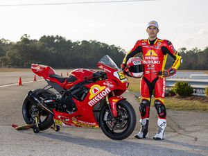 Image post by @motoamerica on Instagram