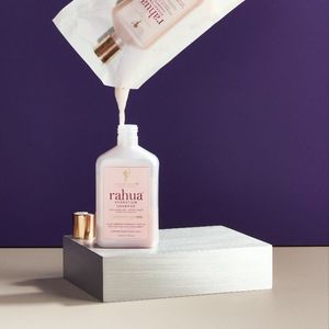 Video post by @RahuaBeauty on Facebook