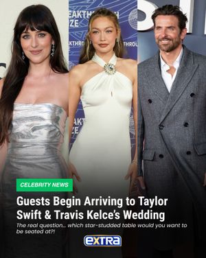 Image post by @extratv on Instagram