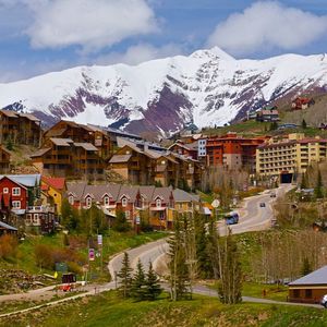 Image post by @skicrestedbutte on Instagram