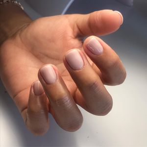 Image post by @nestanails on Instagram