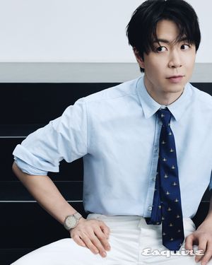 Image post by @esquire.korea on Instagram
