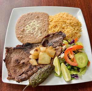 Image post by @taqueria_elgrullense on Instagram