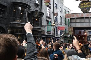 Image post by @UniversalORL on Twitter