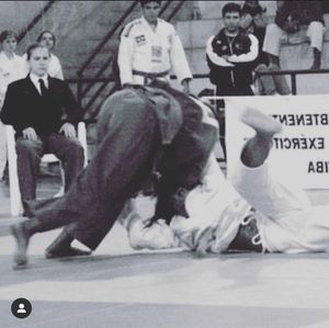 Image post by @ninamourabjj on Instagram