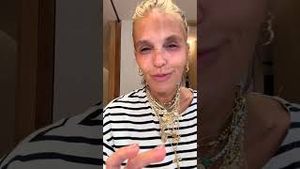 Video post by @shop.with.caroline on YouTube
