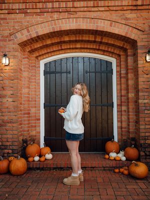 Image post by @elysaripley on Instagram