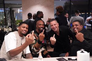 Image post by @marcdamelio on Twitter