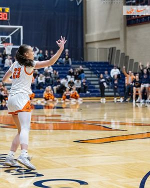 Image post by @hopecollegewbb on Facebook