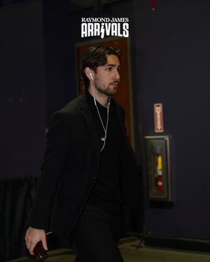 Image post by @TBLightning on Twitter