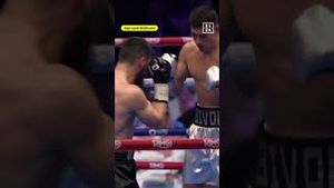 Video post by @daznboxing on YouTube