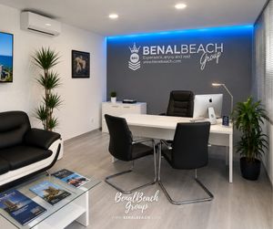 Image post by @benalbeach on Instagram