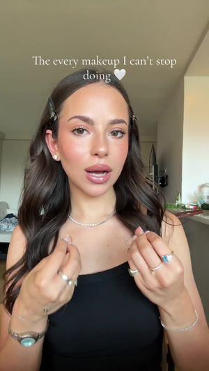 Video post by @anyaweitz on TikTok