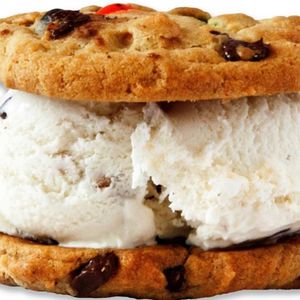 Image post by @insomniacookies on Instagram