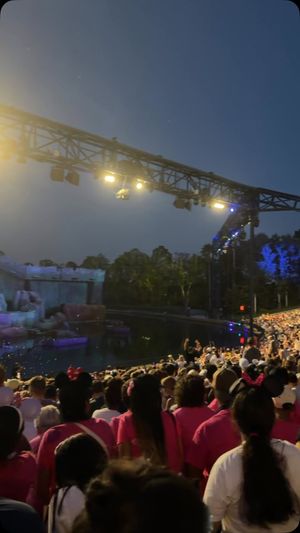 Video post by @Jessheartsthemeparks on Facebook