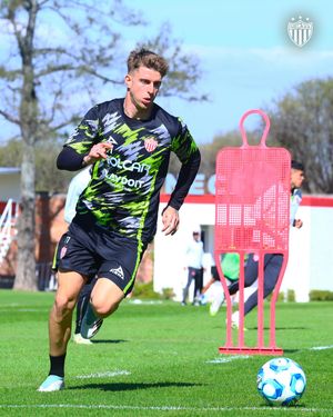 Image post by @clubnecaxa on Instagram