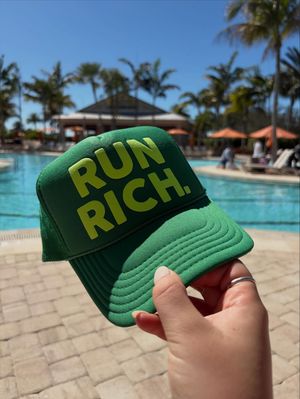 Image post by @runrichrunclub on Instagram