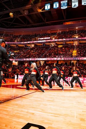 Image post by @CavsDanceTeam on Twitter