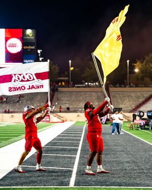 Image post by @unmlobofb on Instagram