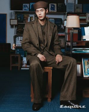 Image post by @esquire.korea on Instagram