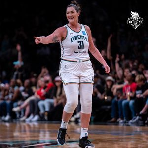Image post by @nyliberty on Twitter