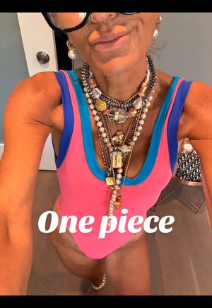 Video post by @shop.with.caroline on TikTok