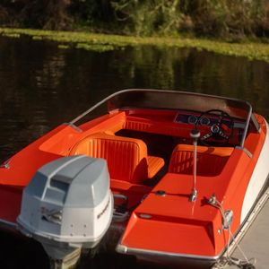 Image post by @retroboatrentalsatx on Facebook