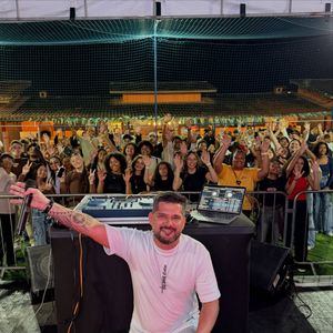 Image post by @carlinhosdj on Instagram