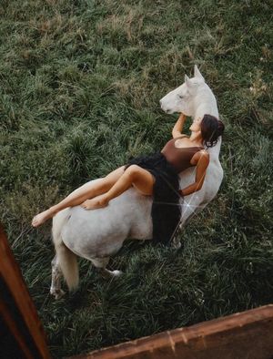 Image post by @cowgirlmagazine on Instagram