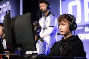 Image post by @HCS on Twitter