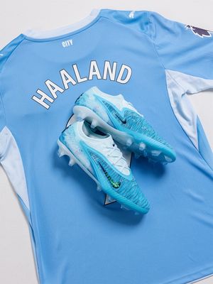 Video post by @soccerdotcom on TikTok