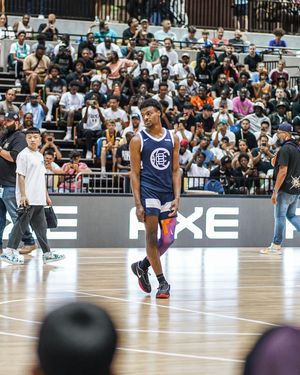 Image post by @lizzyhcreates on Instagram