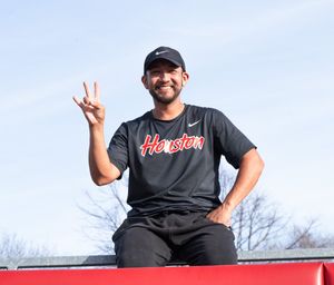 Image post by @UHCougarSB on Twitter