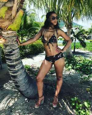 Image post by @angelarye on Instagram