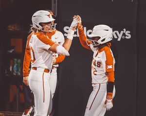 Image post by @texassoftball on Instagram