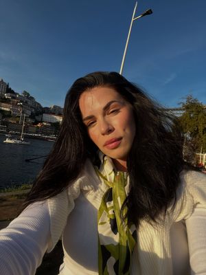 Image post by @nadiadamkovskaya on Instagram