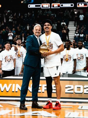 Image post by @londonlions on Instagram