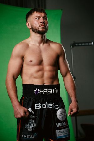 Image post by @MatchroomBoxing on Twitter