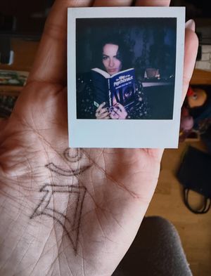 Image post by @cintiamars on Instagram