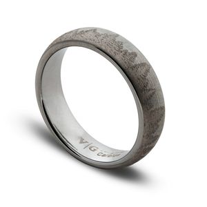 Image post by @juliaszendreijewelry on Instagram