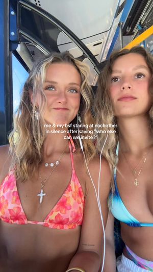 Video post by @b r o o k e🦈 on Facebook
