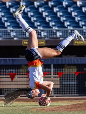 Image post by @Luna Sports Photography on Facebook