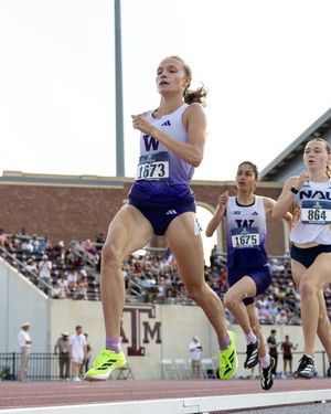 Image post by @uwtrack on Instagram