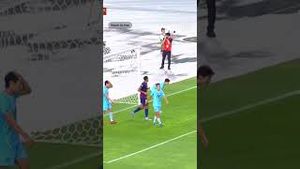 Video post by @daznfootball on YouTube