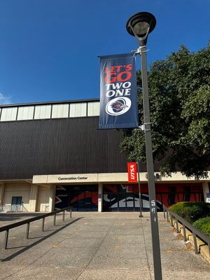 Image post by @UTSAAthletics on Twitter