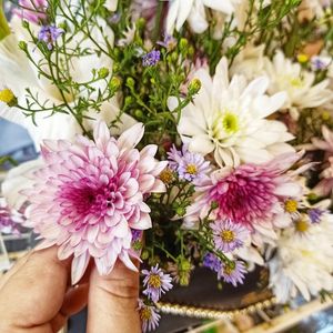 Image post by @sayitwithflowerspk on Facebook