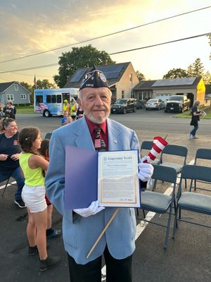 Image post by @RepStefanik on Twitter