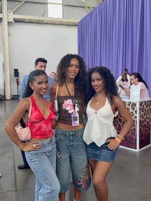 Image post by @andreaselenatwins on Instagram