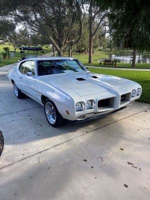 Video post by @barrettjacksontv on TikTok